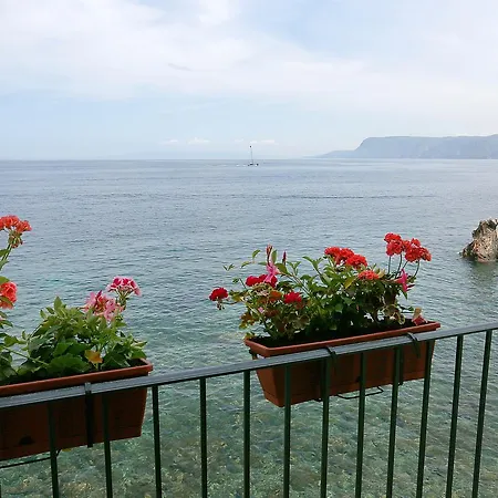 Il Casato Deluxe 3* Scilla