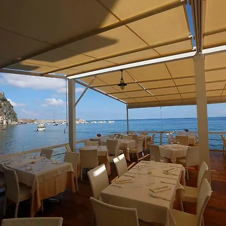 Il Casato Deluxe 3* Scilla