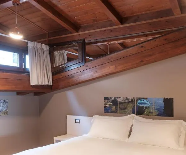 Il Casato Deluxe 3* シッラ